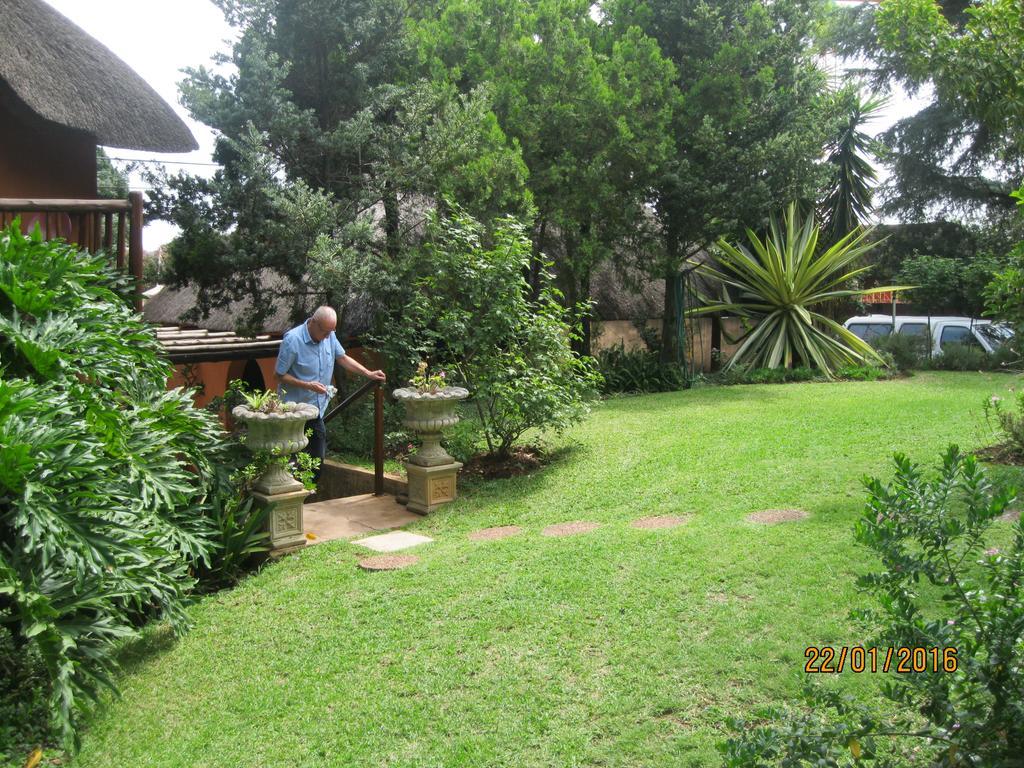 Treetops & Treats Guest House Pretoria-Noord Exterior foto