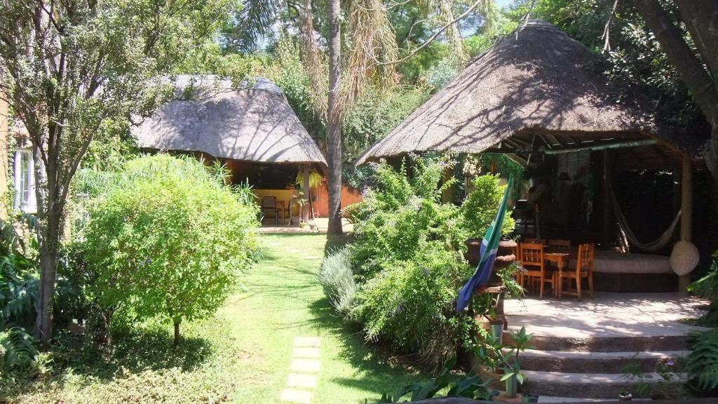 Treetops & Treats Guest House Pretoria-Noord Exterior foto