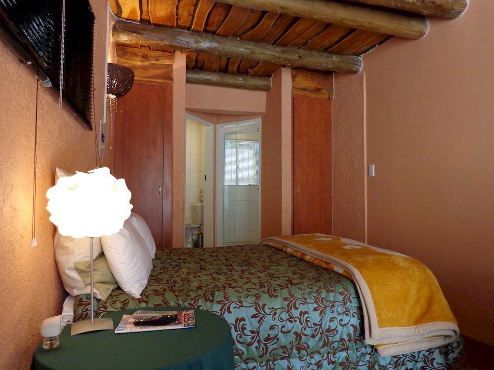 Treetops & Treats Guest House Pretoria-Noord Exterior foto